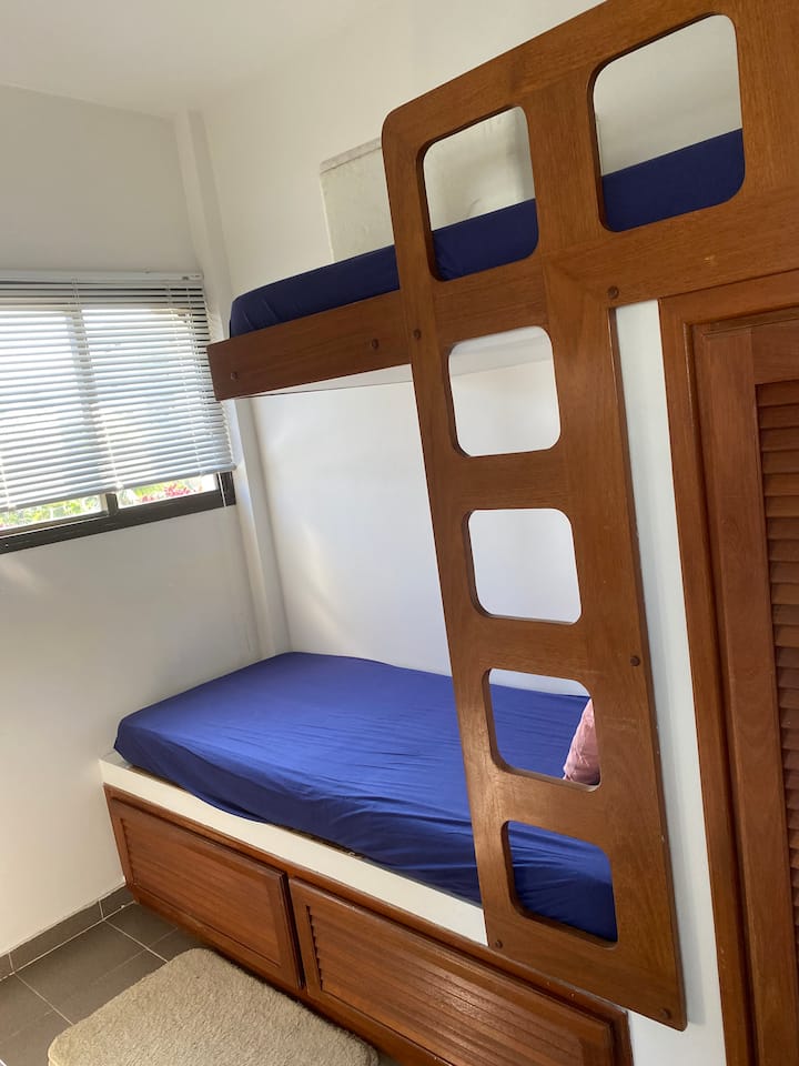 Mali apartman s 2 kreveta za jednu osobu (krevet na kat)