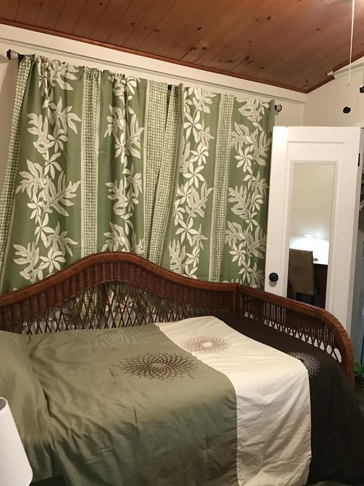 Dhomë e vogël gjumi me krevat dopio