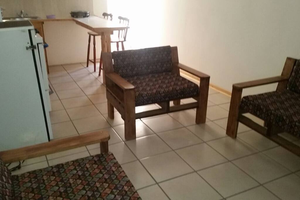 Lounge & Kitchen Area