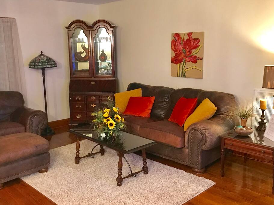 Spacious living room