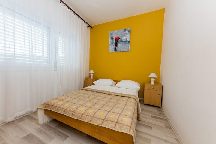 Quarto 3, cama de casal