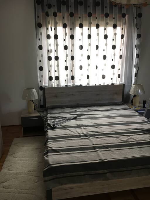 Schlafzimmer für 2 Personen mit Balkon