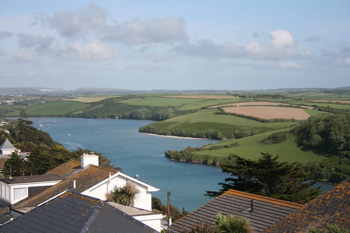 Large House Sleeps Up To 22, Near Fistral Beach. - Cornwall