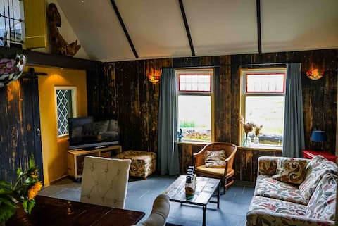 Top Airbnb: A special house in a beautiful location. in Wijk 04 Bakkum