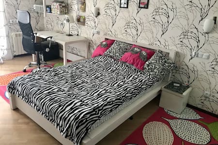 Просторная уютная комната в тихом зеленом районе