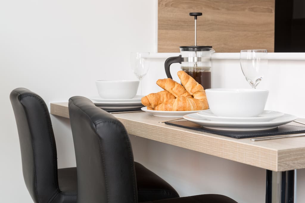 Breakfast bar area