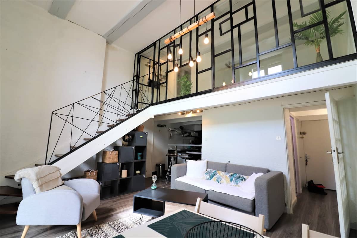 Loft moderne & calme – cœur de ville