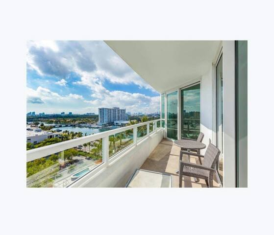 "Live On Vaca" in A FontaineBleau Suite! S. BEACH!