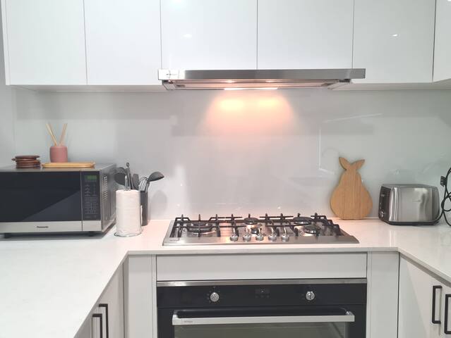 2 Houses Retreat (10 & 12) gallery image 3