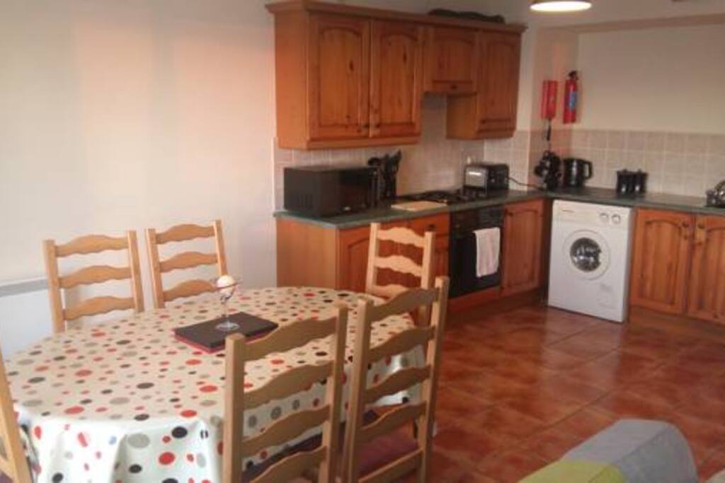 Kitchen/Dining area