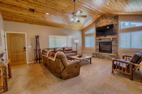 Top Airbnb: Mountain Getaway Nestled In The Heart of Pinetop in Pinetop Lakeside