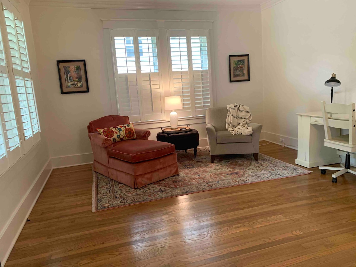 Top Airbnb: The Monroe at Overton Square in Lenox
