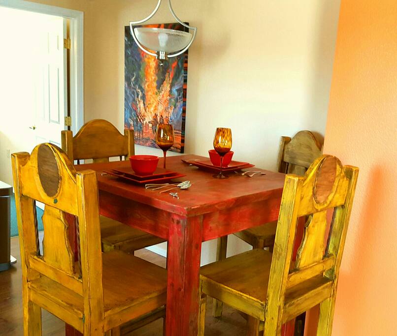 Dining Table/4 chairs