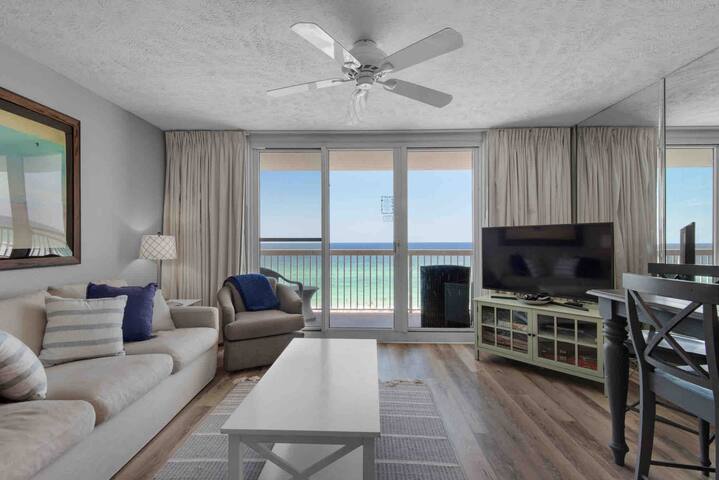 Breathtaking views! 2022 updated condo in Destin