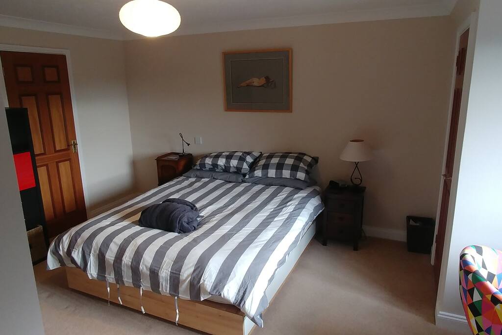 Cosy, quiet room with en-suite