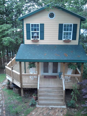 Mimi's Cottage in Asheville, North Carolina