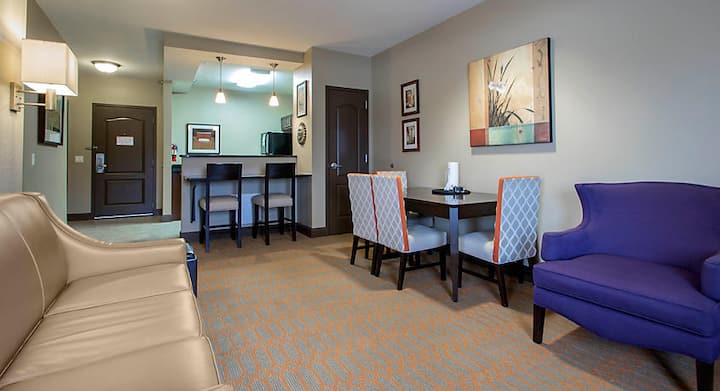 Mt. Olympus Waterpark - 2br, 1ba Villa - Wisconsin Dells, WI