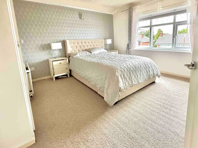 Entire 3 bedroom house in Cheshire.