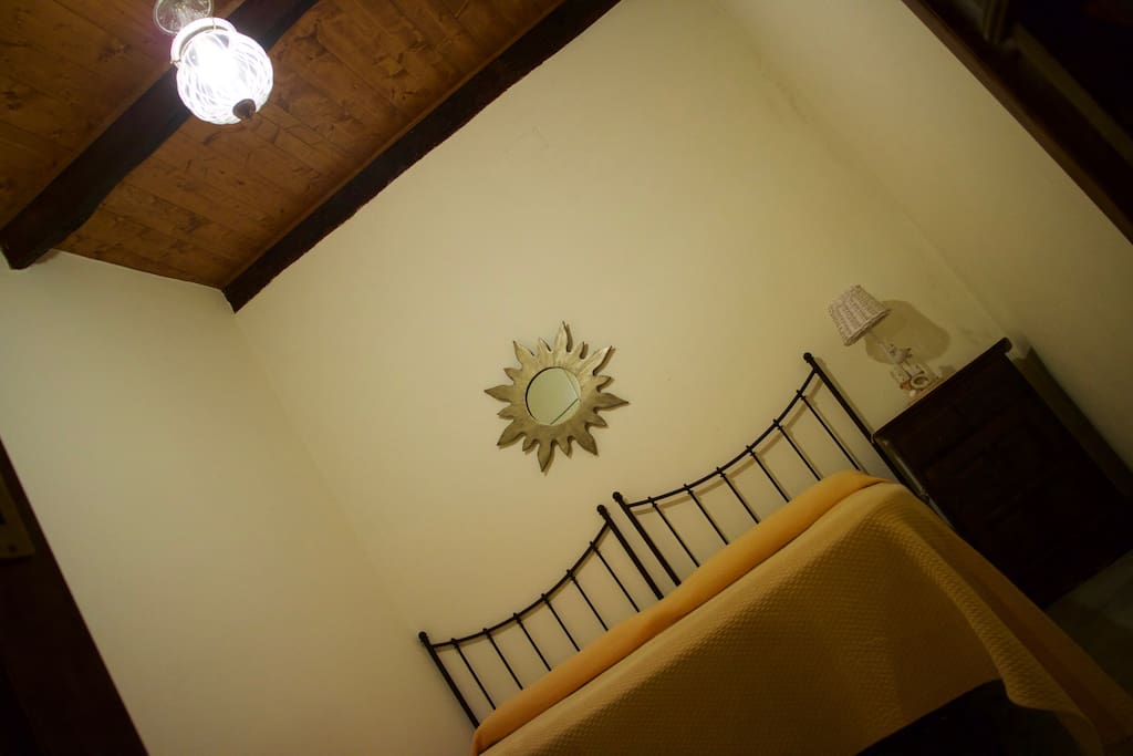 Camera da letto matrimoniale, letto standard