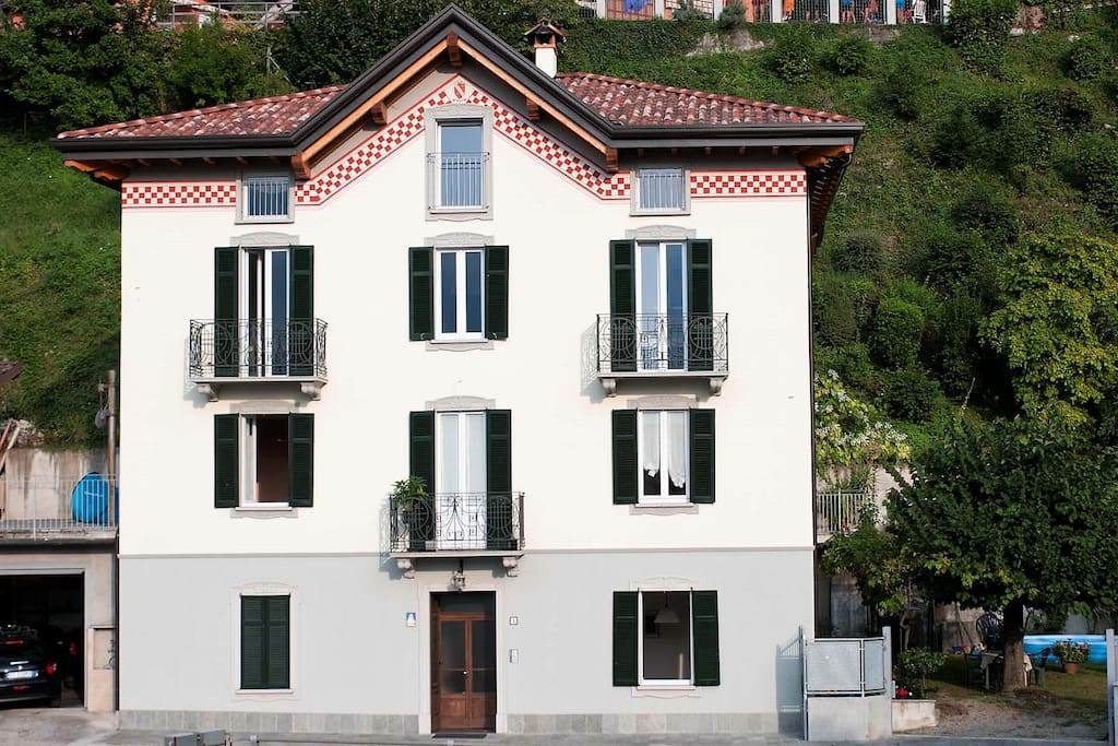 Casa intera (Appartamento in basso a destra)