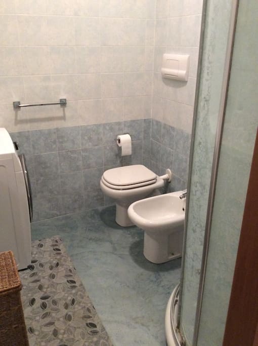 Bagno con doccia