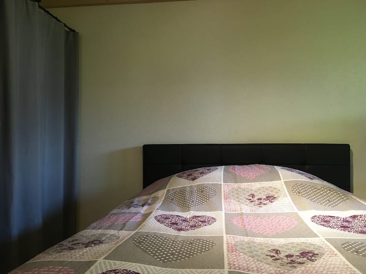 Dhomë gjumi me krevat 160 cm