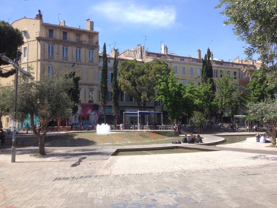 Place cour Julien derrière le studio