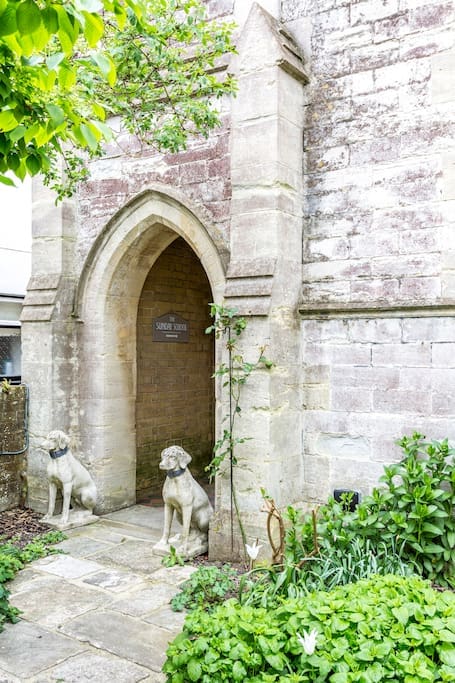 Stone dogs on guard!