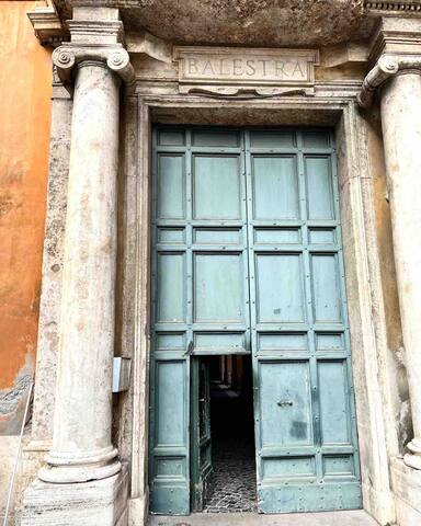 Aphrodite Apartment Piazza Venezia gallery image 2