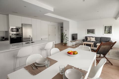Bright apartment with A/C, parking optional