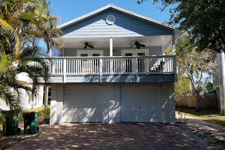 Charming Keys Style house