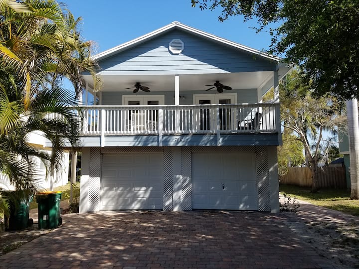 Charming Keys Style house