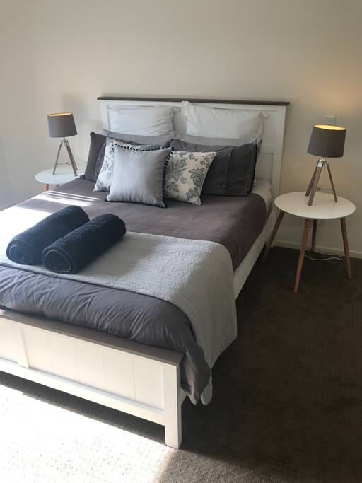 Second queen bedroom