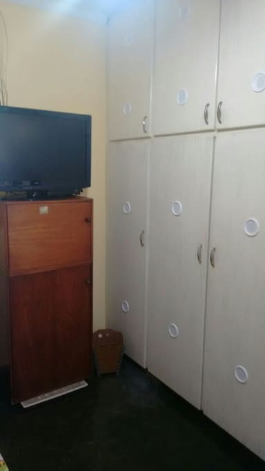 TV e armários