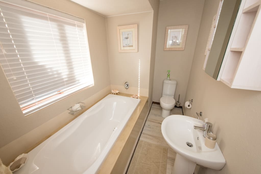 Bathroom of the deluxe double room, Lodge 312