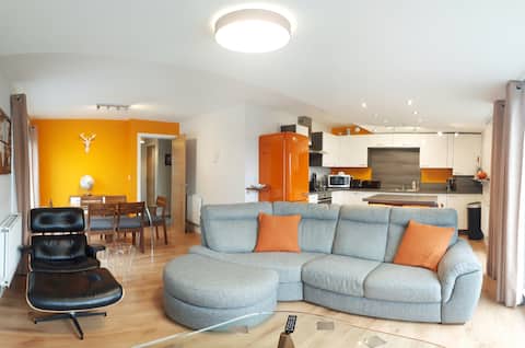 Top Airbnb: Detached 3BR Home + Garage | Great Base Near City in Ancoats