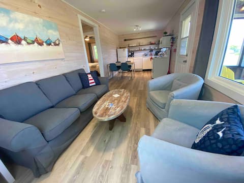 Tides-In Cottage @ The Beach With Lighthouse View