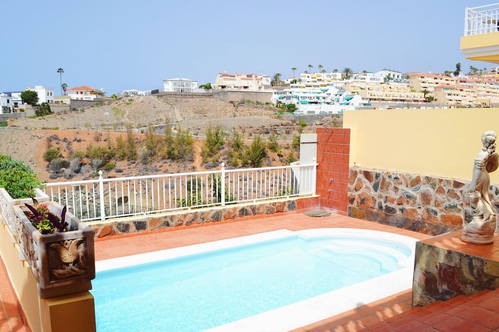 piscina de la casa. Los huéspedes podrán disfrutar de un baño en las piscina.