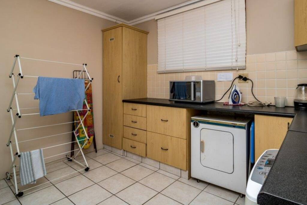 Guest kitchen space