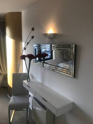 2 Bed 2 Bathroom Gloucester Road gallery image 3