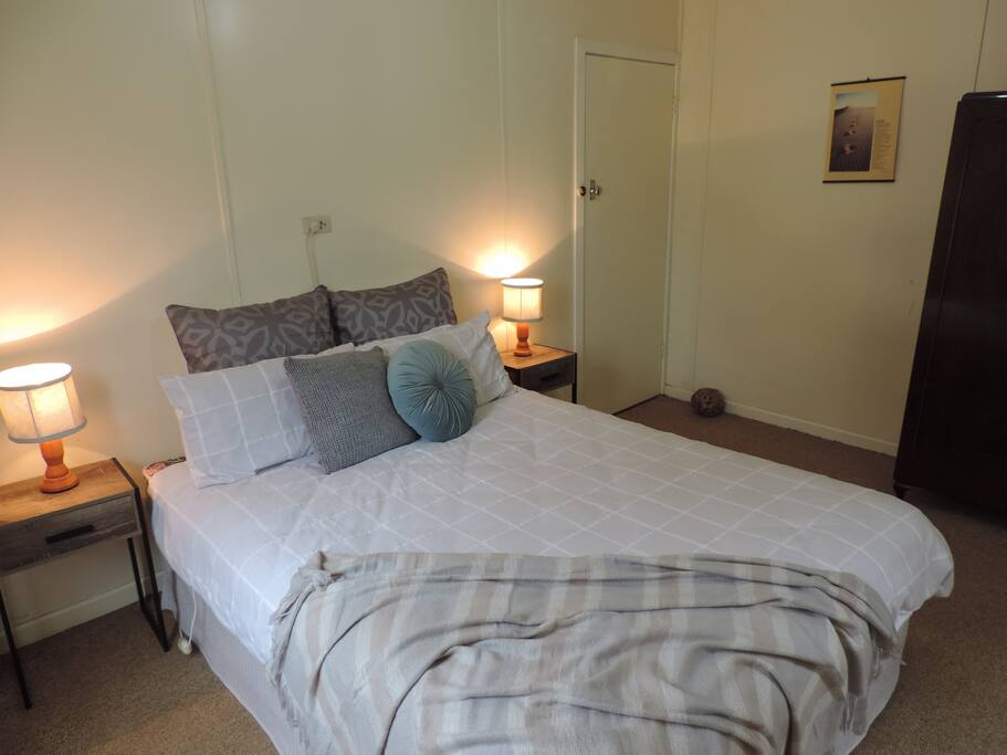Main bedroom, with queen bed.