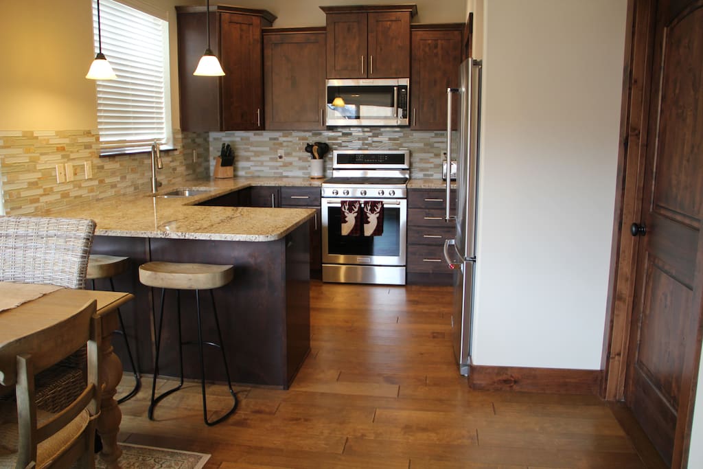 Kitchen and breakfast nook.