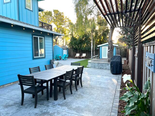 Walk to Capitola Beach, Pleasure Point or 41st Ave gallery image 5