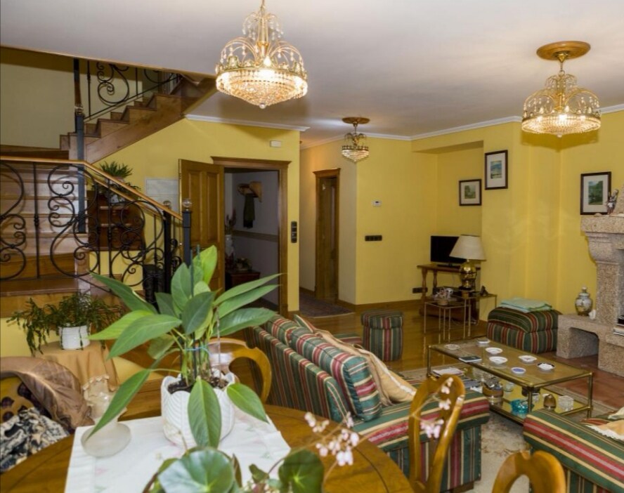 Top performing Airbnb: BEAUTIFUL historic BUILDING with elevator in the center in Ferrol
