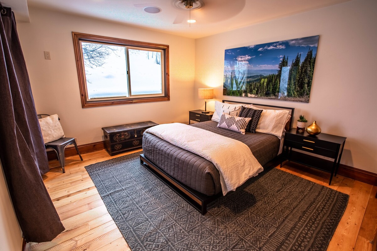 Prime location- remodeled