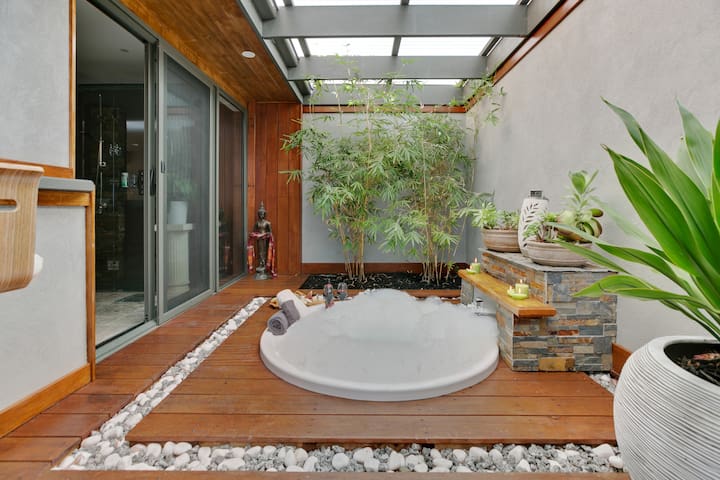 "Tantilize"  Studio de lujo en la playa Mornington