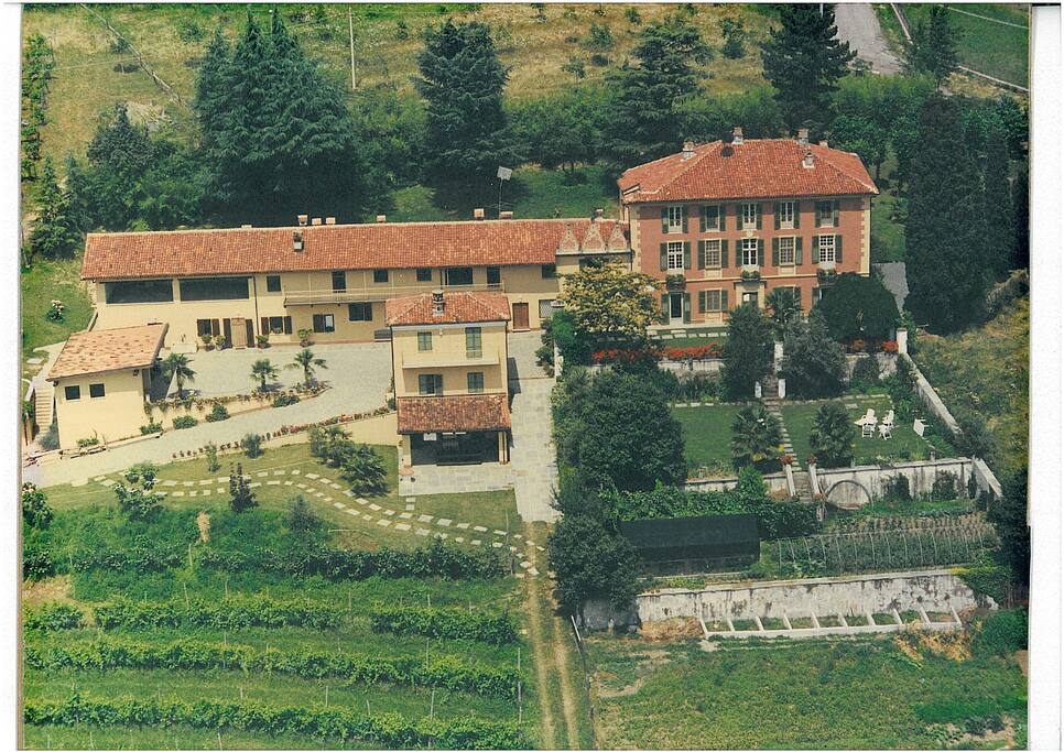 VIGNA DEI PINI - LA VILLA DEL 700 con casale e cappella