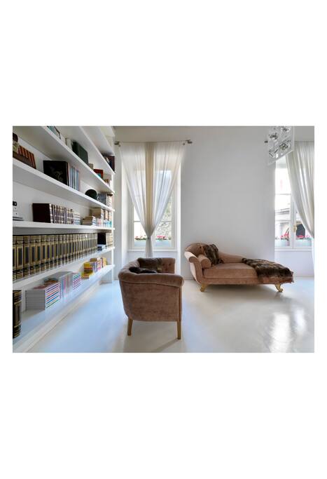 soggiorno con zona lettura