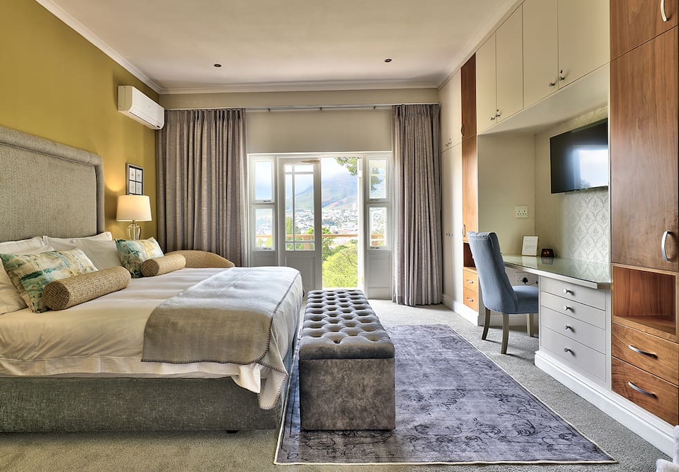Fynbos room , desk and TV facilities