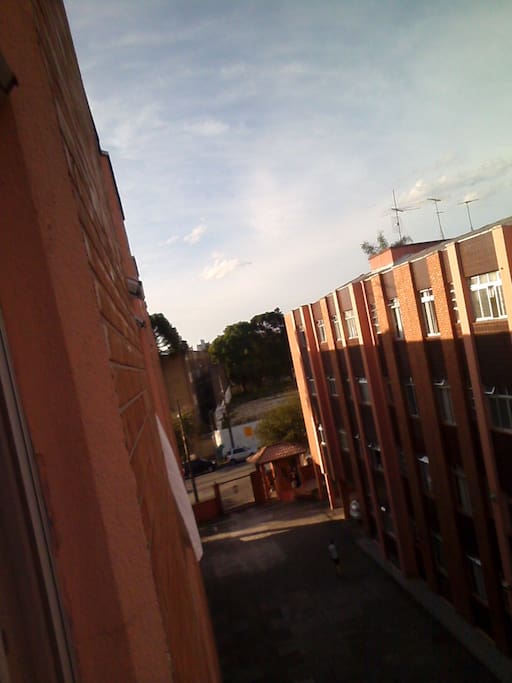 Condomínio - Vista pela janela do quarto